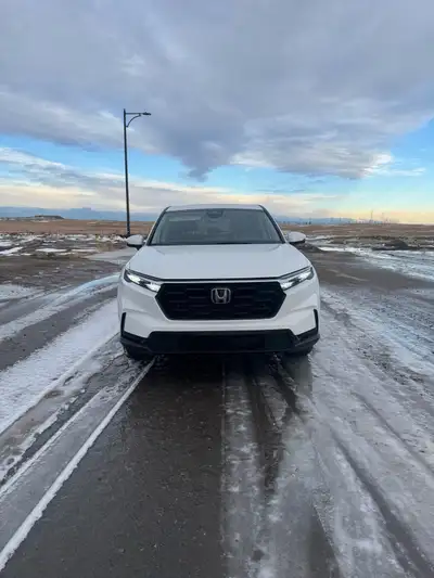 Private sale 2025 Honda CR-V AWD with just 4,173 km Vehicle is in like-new condition inside and out,...