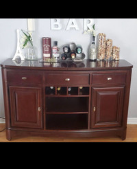 Buffet/Bar 