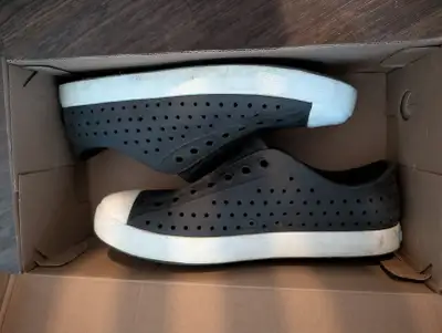 Native shoes, size 6 men/8 women, View more