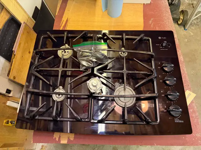 GE Profile Gas cooktop 30” in Stoves, Ovens & Ranges in Mississauga / Peel Region - Image 2
