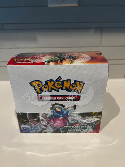 New, sealed booster box. Pickup will be near Union Station in Toronto - cash only please.