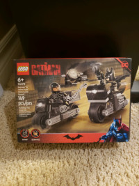 New LEGO The Batman 76179 Batman Selina Kyle Motorcycle Pursuit
