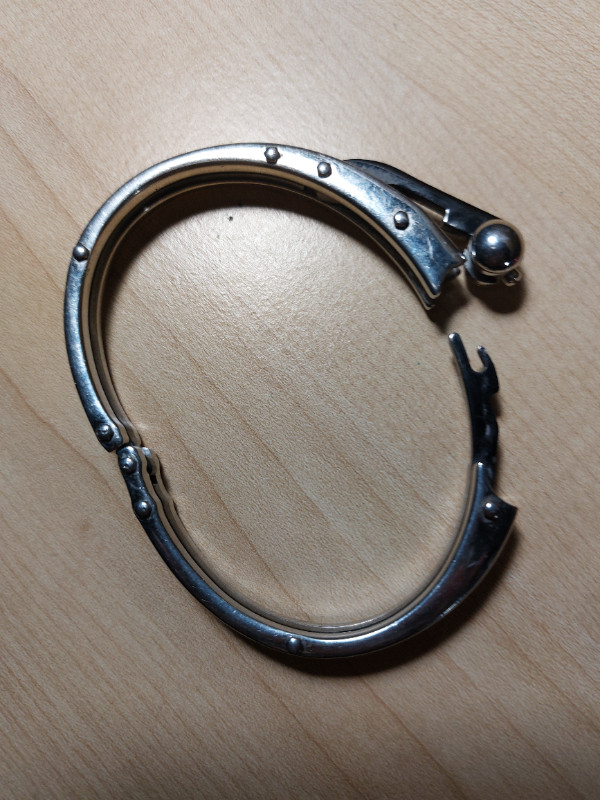 Bangel bracelet hand cuff made stainless steel dans Bijoux et montres  à Ville de Montréal