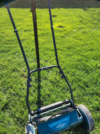 Manual lawnmower 