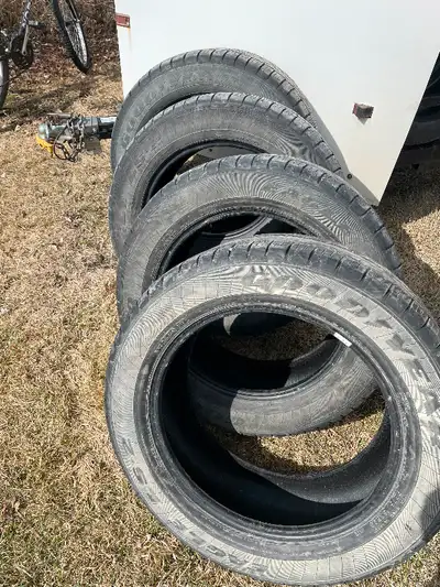 Set of four, used P275/55R20 truck tires for sale. They are Goodyear Eagle LS-2’s taken off my half...