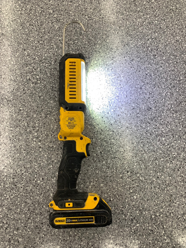 Dewalt DCL050 Work Light in Power Tools in City of Toronto - Image 2