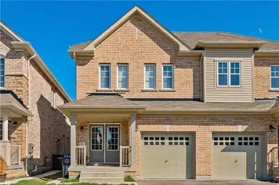Beautiful 3 Bed 3 Washroom Home For Rent in Brampton