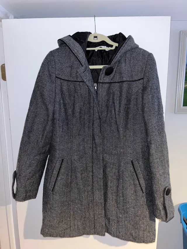 Grey pea coat in Women's - Tops & Outerwear in Windsor Region - Image 3