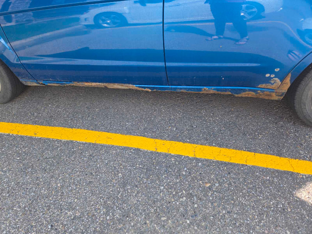 2011 Ford Focus MANUEL TRANSMISSION in Cars & Trucks in Calgary - Image 2