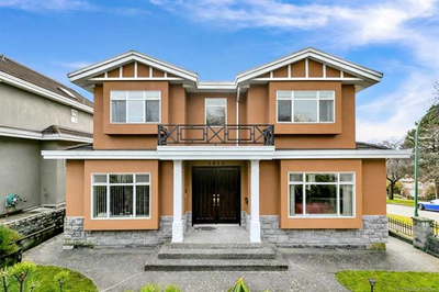 ✨ This spacious 2 bedroom basement suite is perfect for families, professionals, or anyone looking f...