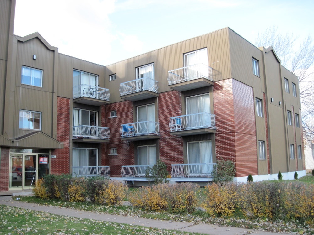 12081 Rue de Montigny — photo 1