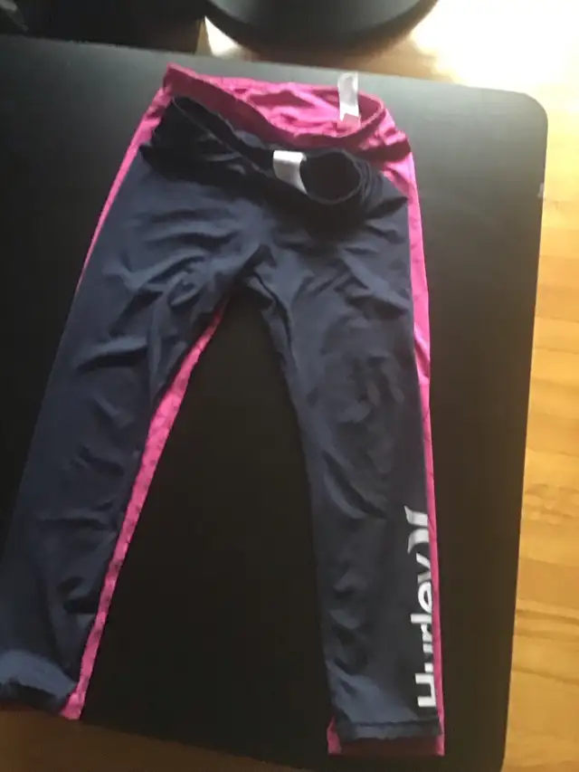 2 paires de leggings pour fillette gr:7/8 très propre in Kids & Youth in Longueuil / South Shore - Image 4