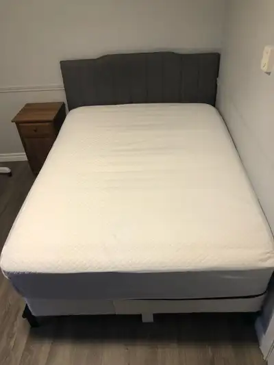 I am offering a cozy room for rent in Kincardine. The room is furnished with a comfortable bed and i...