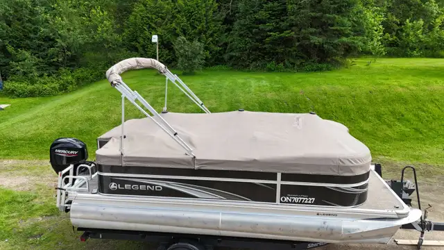 2020 Legend Splash + Flex Pontoon Boat in Personal Watercraft in North Bay - Image 11