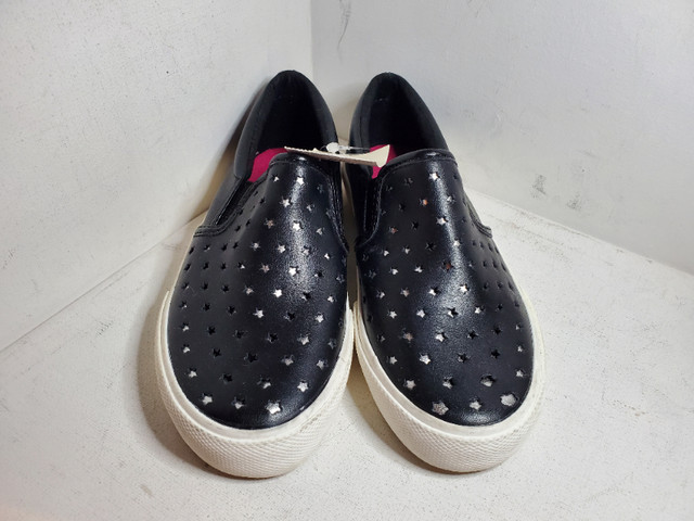 Girls shoes stars model size 13 black brand new / souliers fille dans Enfants et jeunesse  à Ouest de l’Île - Image 3
