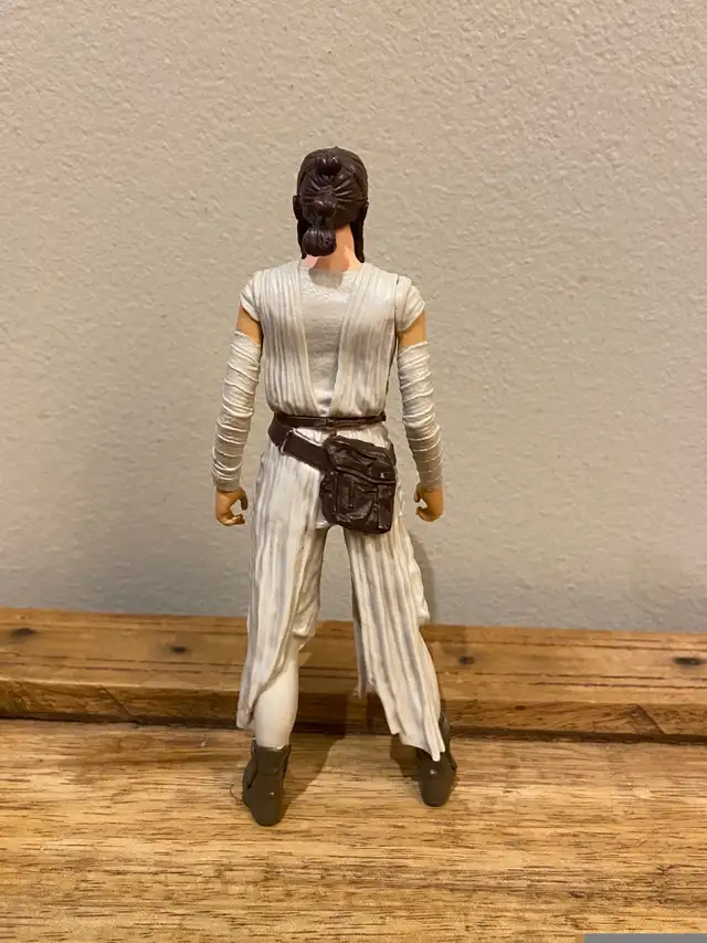 6” Rey Star Wars Figure  in Toys & Games in Oshawa / Durham Region - Image 3