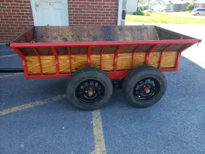 Belle remorque pour vtt en metal et bois, très solide. Non négociable