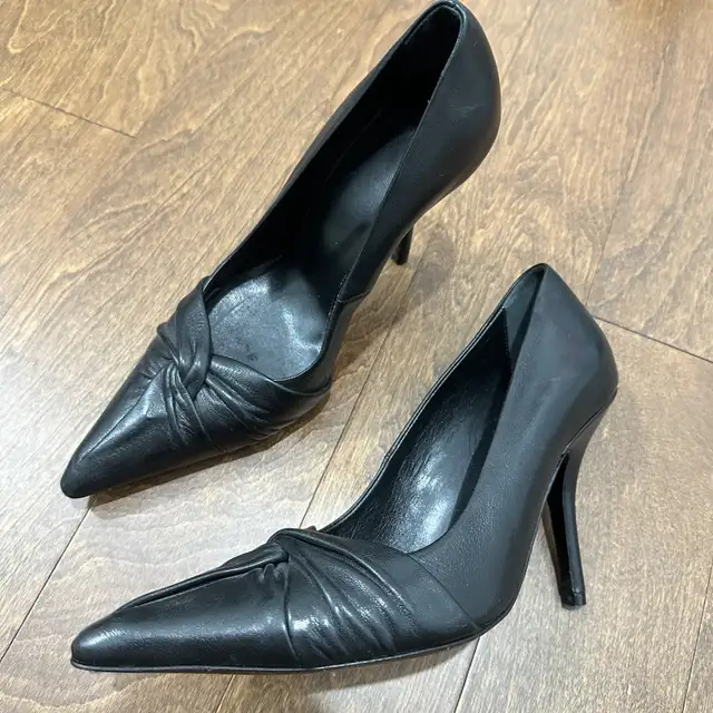 Women's Shoes| Maje leather high heels 36 in Women's - Shoes in City of Montréal - Image 2