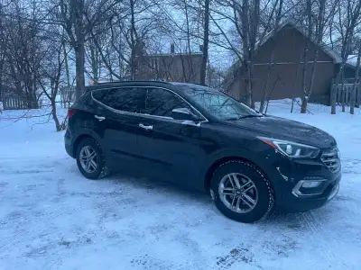 Clean 2018 Hyundai Santa Fe AWD 2.4L -Fully loaded with front and rear heated leather seats -Heated...