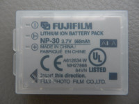 NEW FUJIFILM / FUJI NP-30 rechargeable Li-ion camera battery