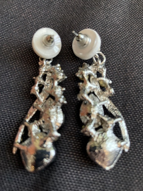 ***Brand New***Rhinestone & Black Stone Drop Earrings in Jewellery & Watches in Burnaby/New Westminster - Image 2