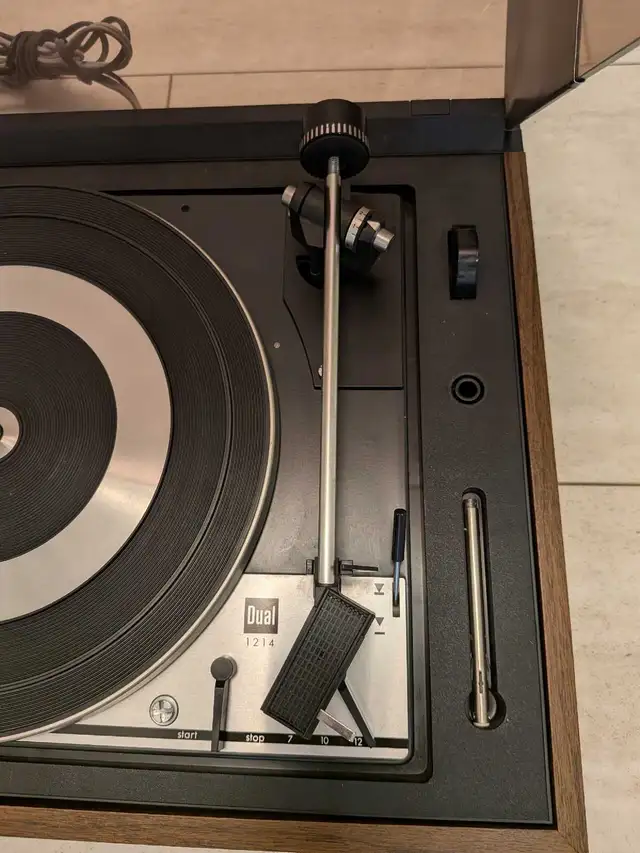 Wanted old Dual Turntables  in Stereo Systems & Home Theatre in City of Toronto - Image 9