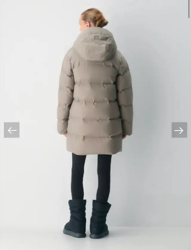 Aritzia Super Puff2O Mid Rainstop Down Jacket  in Women's - Tops & Outerwear in City of Toronto - Image 5