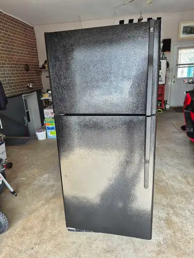 refrigerateur GE 18pi cu noir , View more