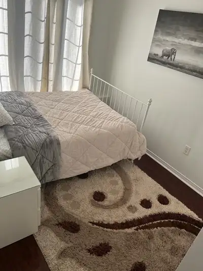 private room in clean family home