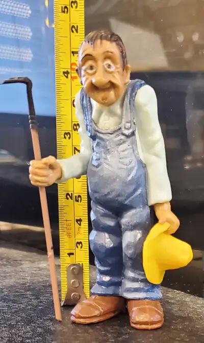 VINTAGE Wilton Cake Topper Old Man Farmer with Hoe. 1981. # I Will NOT respond to Is it available #...