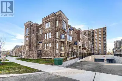 Welcome to this beautiful, bright and cozy condo townhouse where single-level living meets convenien...