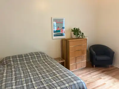 CHAMBRE À LOUER près du métro Rosemont / Plaza St-Hubert
