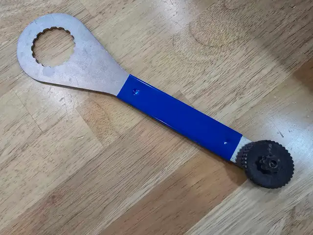 Park Tool bottom bracket tool BBT-9 in Frames & Parts in Calgary - Image 4