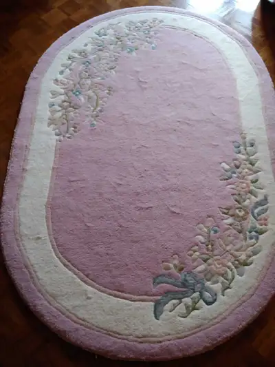 Oval Pink Carpet, View more
