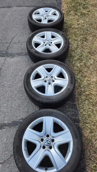 235 50 18 Used for 6 months. - like new , then stored indoors 18-inch Aluminum Rims in great shape (...
