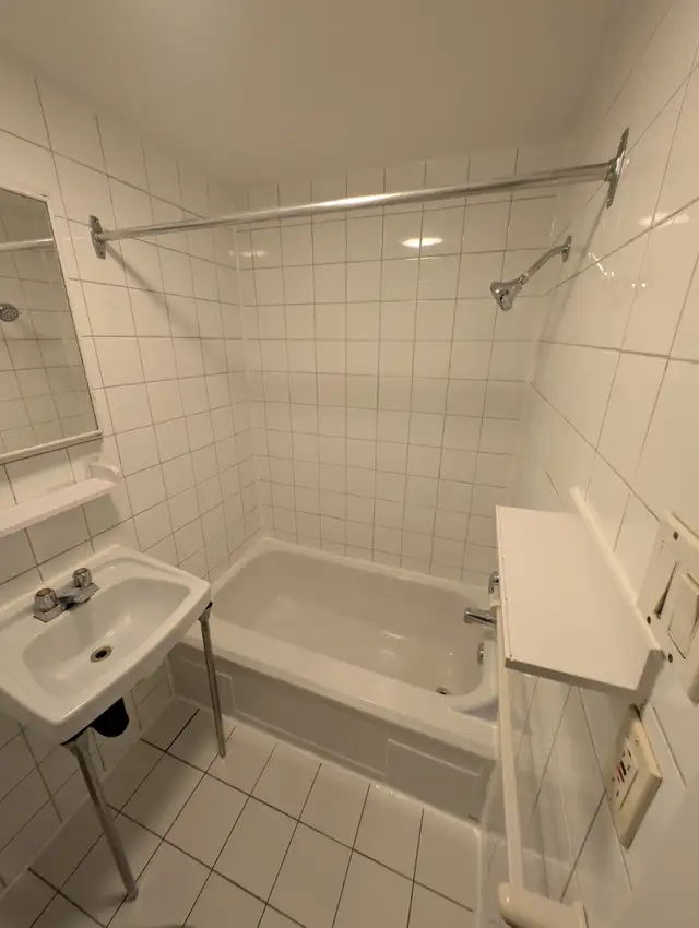 Frais peint 3½ Transfer de bail, Lease transfer $1000/mois-month in Long Term Rentals in City of Montréal - Image 6