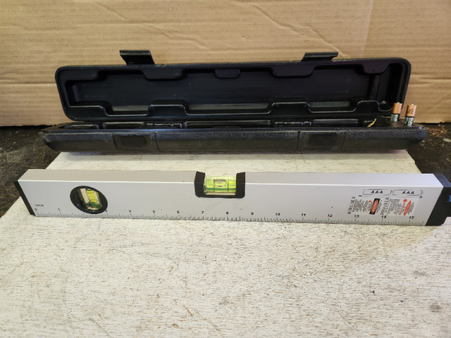 Laser level 16" with plastic case in Hand Tools in Belleville
