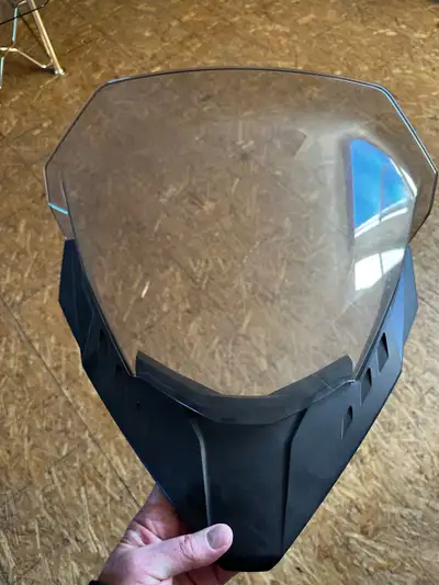 New never used Ski-Doo Gen 4 low height , 13” windshield. Had as a spare for my 2021 850 Ski-Doo Bac...