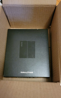 **Nouveau Galaxy Z Fold 5 ** 256GB - Débloqué Neuf!