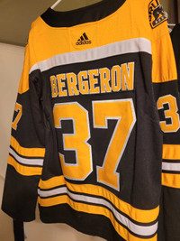 BOSTON BRUINS HOCKEY JERSEY