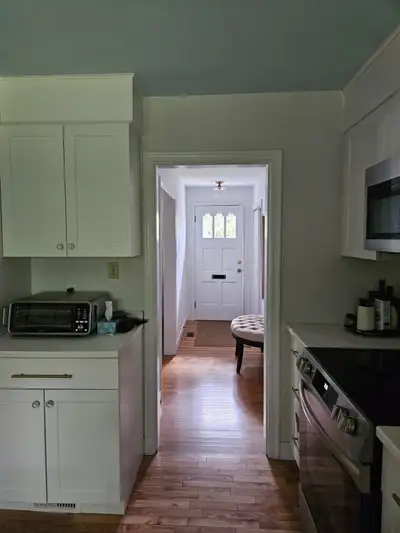 Clean 3 bedroom, non smoking home in desirable area in Oathill Lake area in Dartmouth with beautiful...