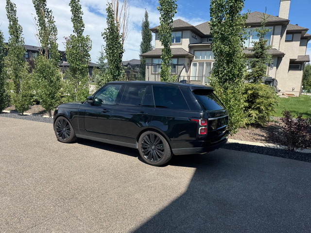 2020 Land Rover Range Rover in Cars & Trucks in Calgary