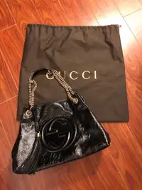 Authentic GUCCI Black Leather Shoulder Bag (like brand new) Medi