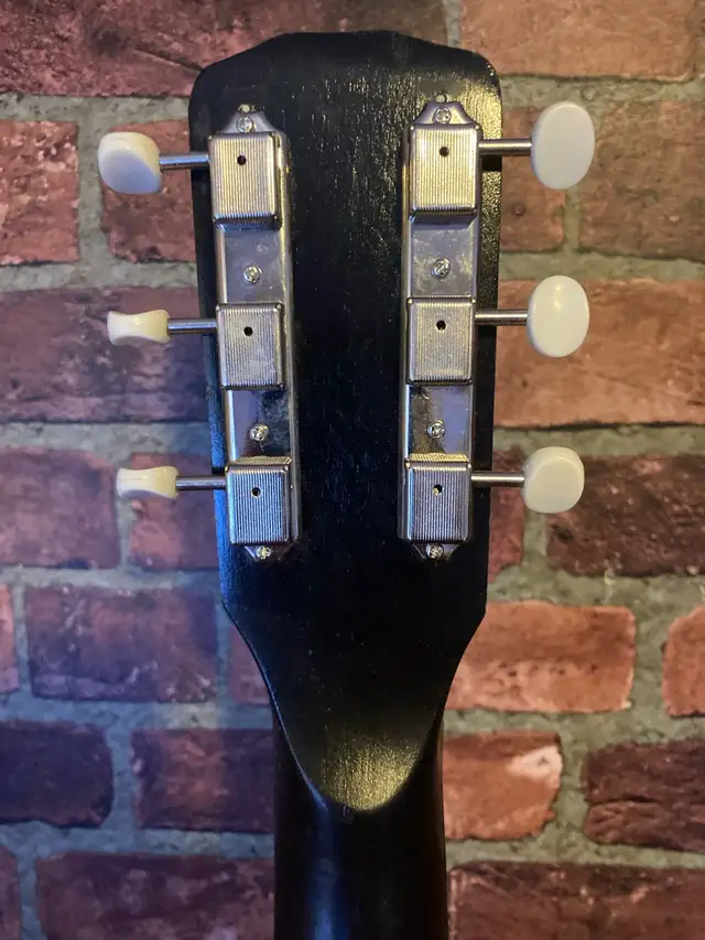 1958 Harmony Roy Rogers Right-handed /droitière guitar in Guitars in West Island - Image 9