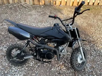 Great starter bike for a child Starts on first kick, ready to ride, needs nothing New parts: Complet...