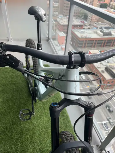 2020 YT Capra Pro 27.5 Size L, View more