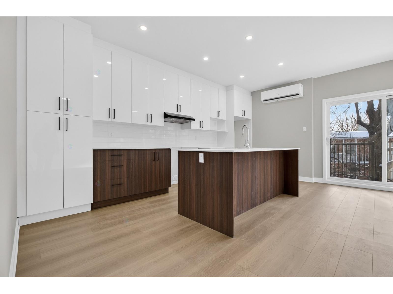 LUXUEUX 5 1/2 À LOUER À MONTRÉAL-NORD — photo 1