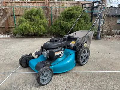 Honda Yardworks Self Propelled Lawnmower Tondeuse, View more