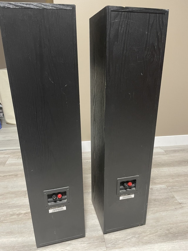 polk audio tower speakers na Speakers Winnipeg Kijiji