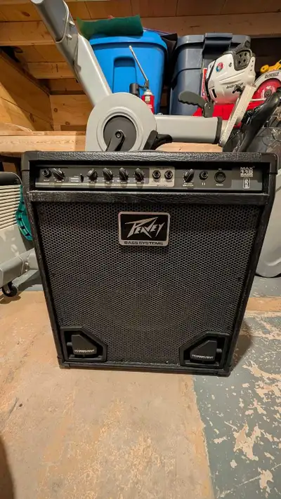 Peavey Max 115 60 watt amp, View more